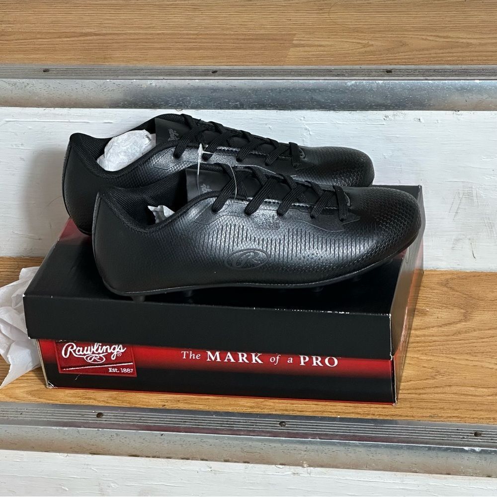 Rawlings Black cleats Athletic Shoes for Youth